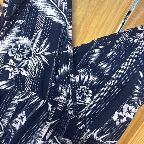 Derek Heart Navy and White Floral Jumpsuit - Picture 4 of 6